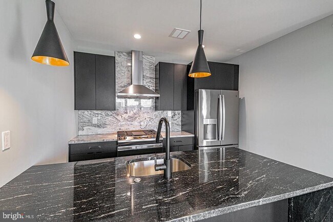 Photo - 526 Brown St Unit 205