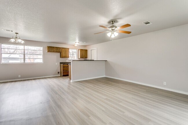 Photo - 712 SW Sunset Ln