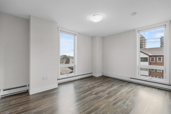 Photo - 3569 Dutch Village Rd