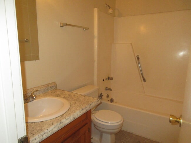 Photo - 211 W Hampton Ave