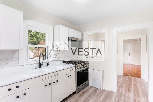 42 Greenhill Ave