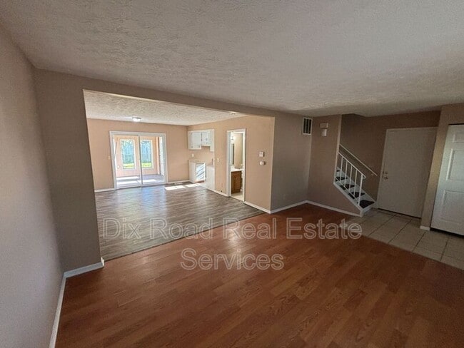 Photo - 3603 Ellis Way