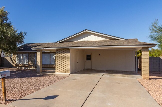 Photo - 1020 W Santa Cruz Dr