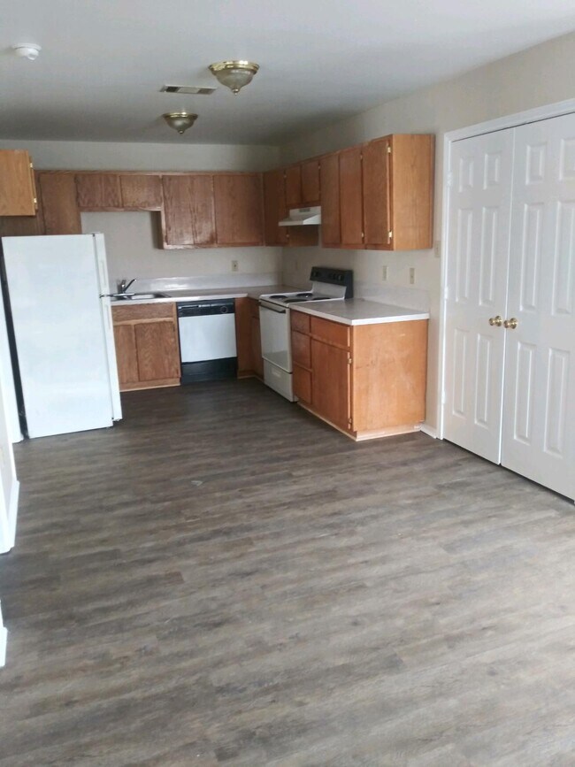 Photo - 1452 River Rd