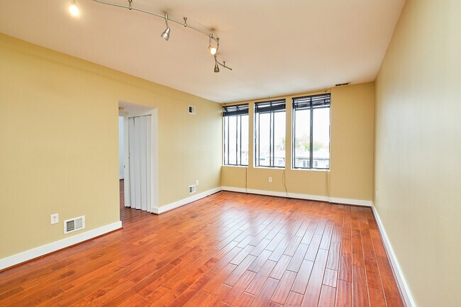 Photo - 1842 California St NW Condo Unit 19B