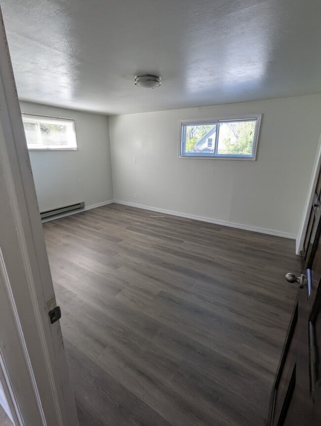 Building Photo - 865 Lincoln St Unit C