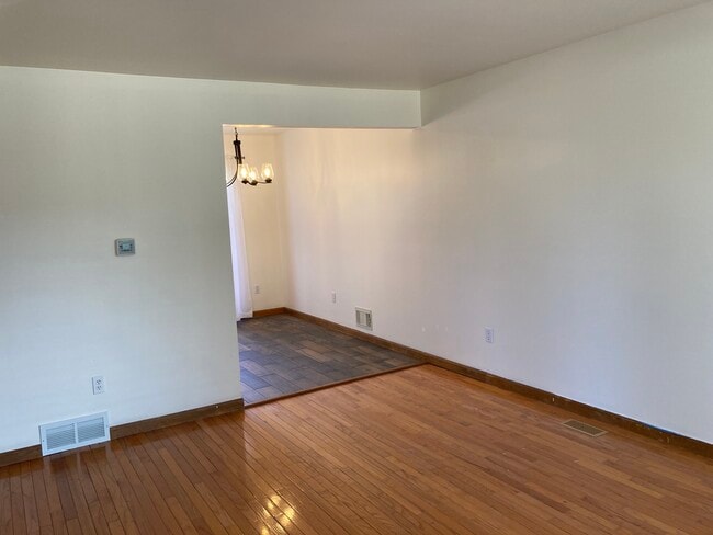 Photo - 6155 Porter Rd