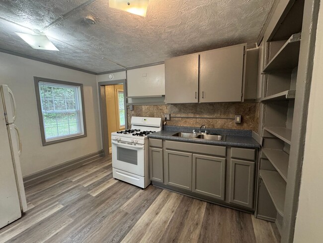 Building Photo - 420-422 Pennsylvania Ave Unit 420 1/2