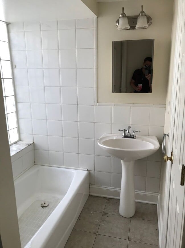 Photo - 629 Catharine St