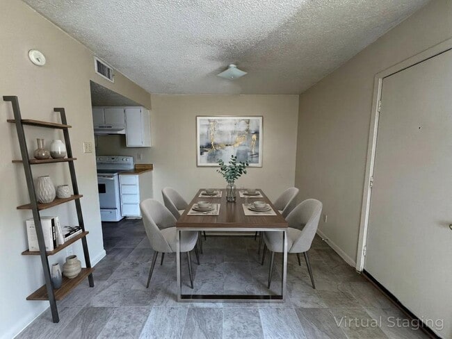 Photo - 4504 Chase Cir Unit Apt B