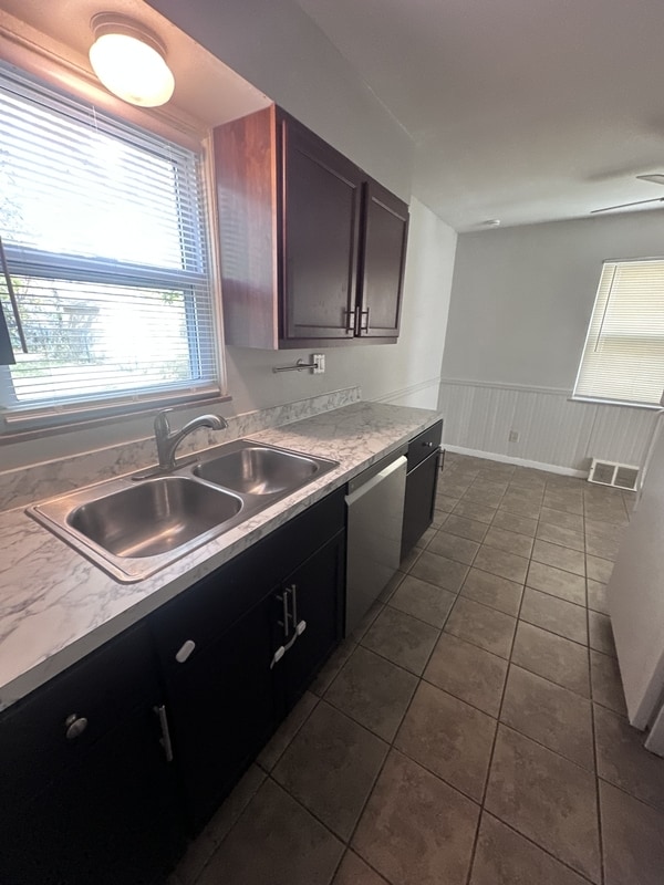 Photo - 21271 Priday Ave