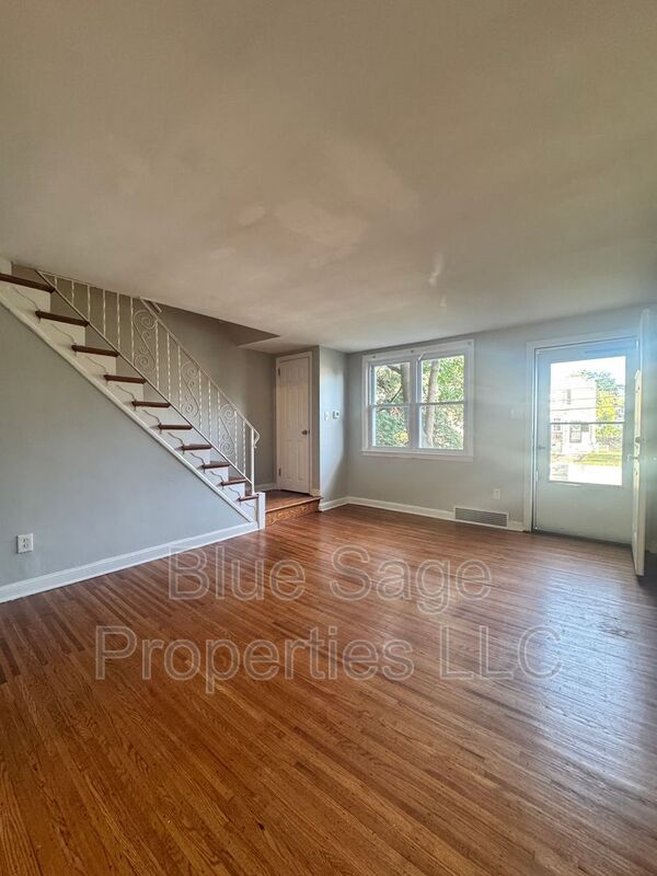 Photo - 2304 Bond Ave