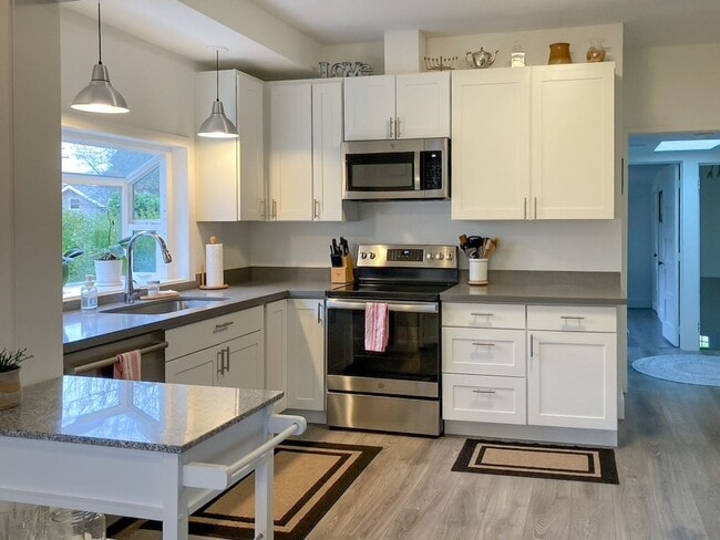 Photo - 5Bd/2Ba Seattle Home
