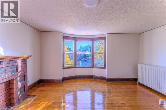 Photo - 1369 Main St E Unité 2