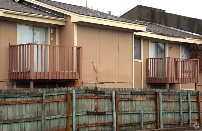 Melrose Apartments - Melrose Apartments