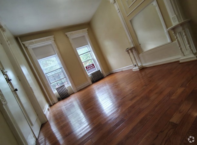 Building Photo - 380 Jefferson St Rental