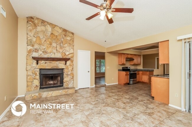 Photo - 912 Gatewood Ct NE