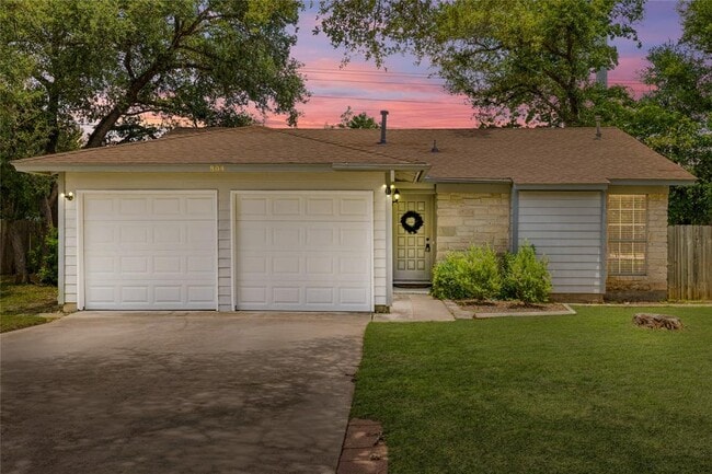 Building Photo - 804 Lone Tree Ct