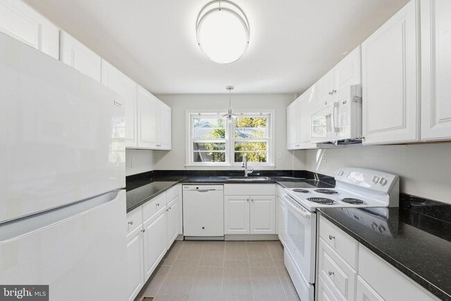 Photo - 2904 Swanee Ln