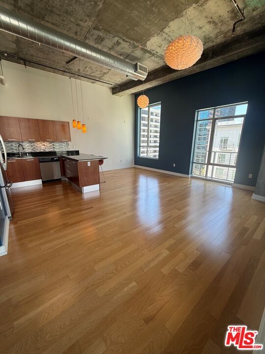 Photo - 645 W 9th St Unit 731