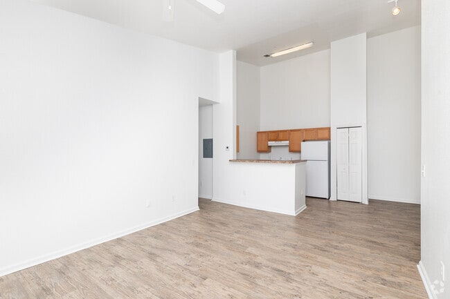 3BR, 2BA - 1,272SF - Kitchen/Living