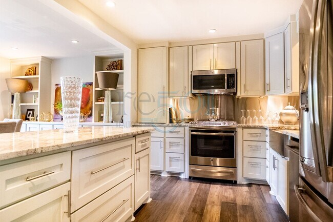 Photo - Elegant, updated Pleasant Valley townhome in the heart of WLR