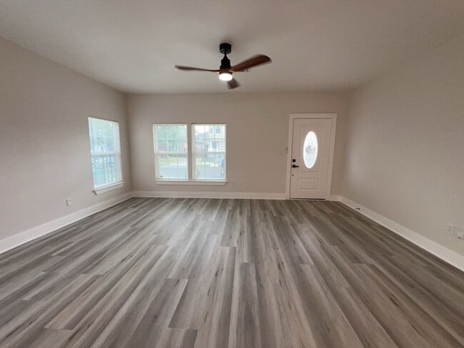 Photo - 224 Everton St Unit Front