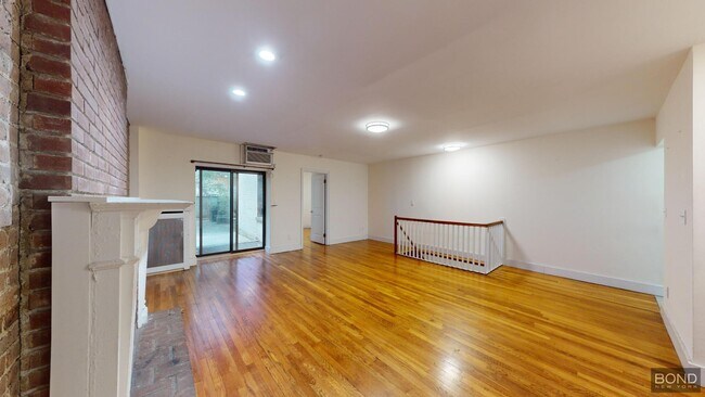 Building Photo - 36 W 73rd St Unit 2 Rental