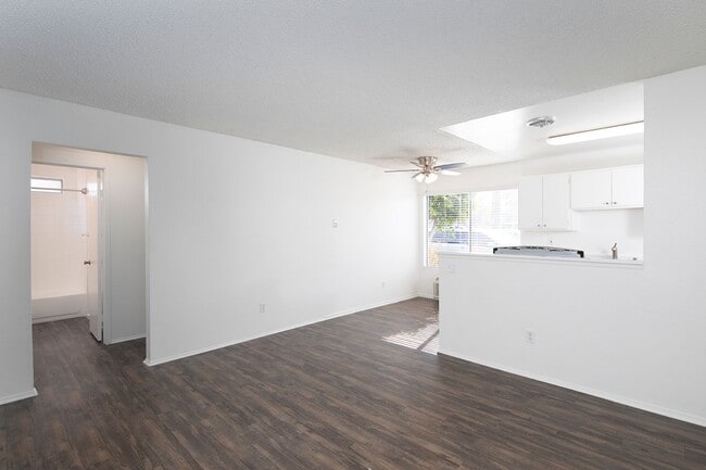 Photo - Palm Estates Apartments