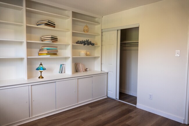 Photo - Tremaine Place