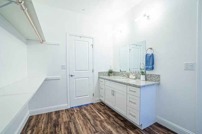 Photo - 324 Wisconsin Ave