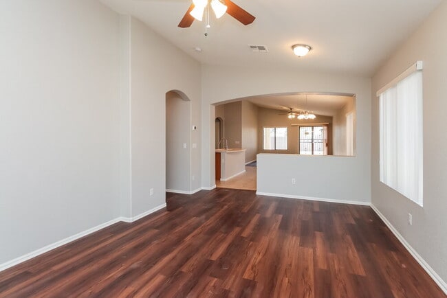 Photo - 1069 E Nardini St