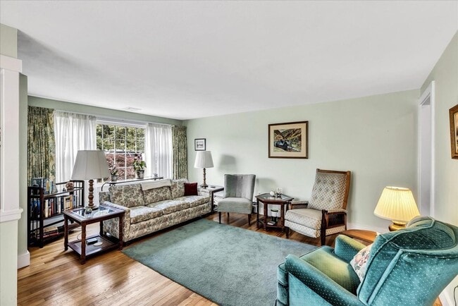 Photo - 40 English St