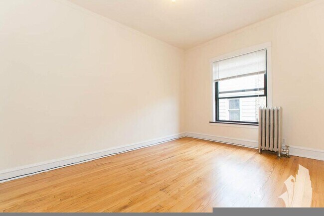 Building Photo - 2417 N Sawyer Ave Unit 2428-2E