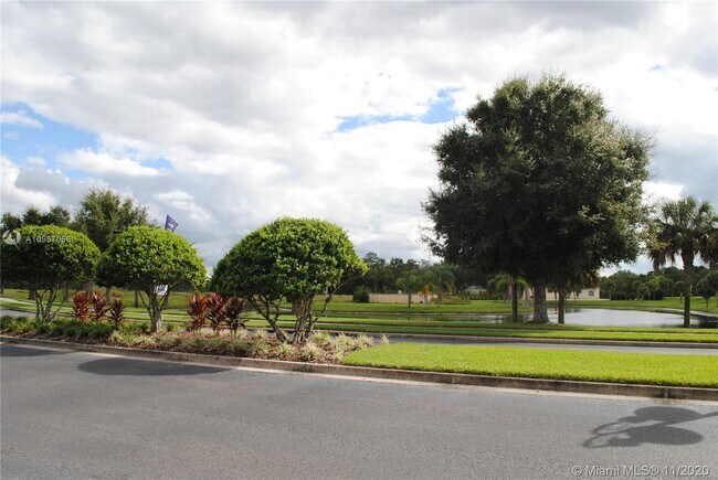 Photo - 1939 Greenbriar Terrace