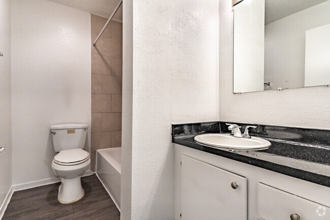 1 habitación, 1 baño - 727 pies cuadrados - Baño