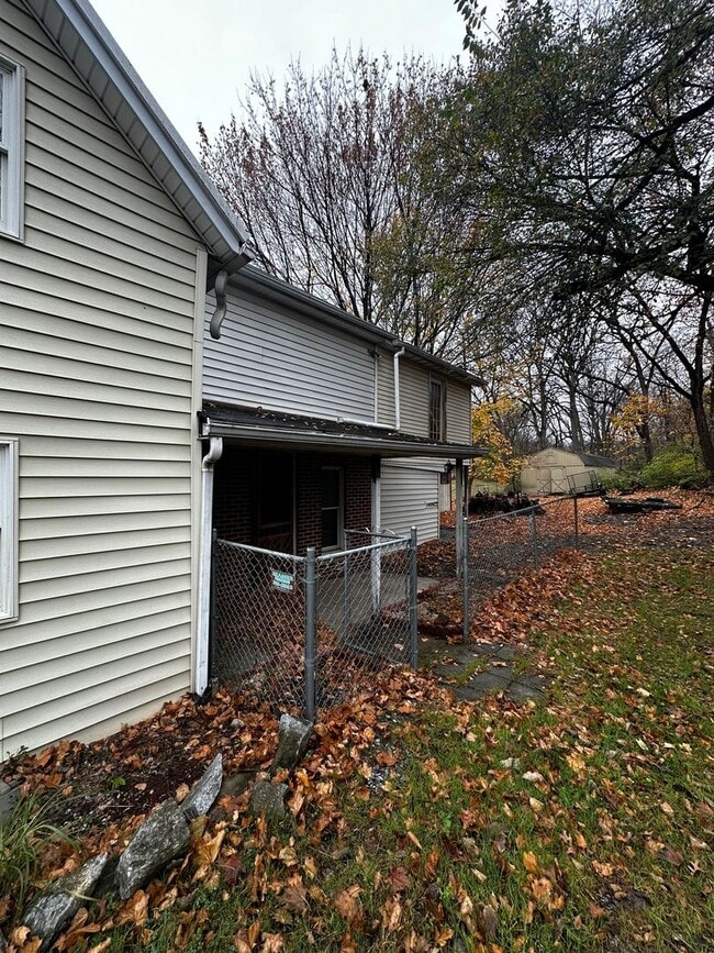 Photo - Handyman Special! Rent or Rent-to-Own – 3 ...