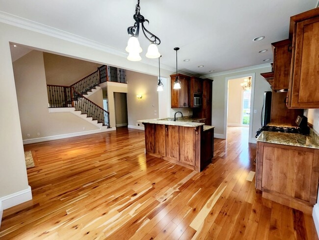 Photo - 5 bed/3.5 bath home on Lakeview Golf Resort - Available NOW