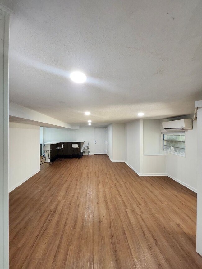 Photo - The House Boat Garage Apartment