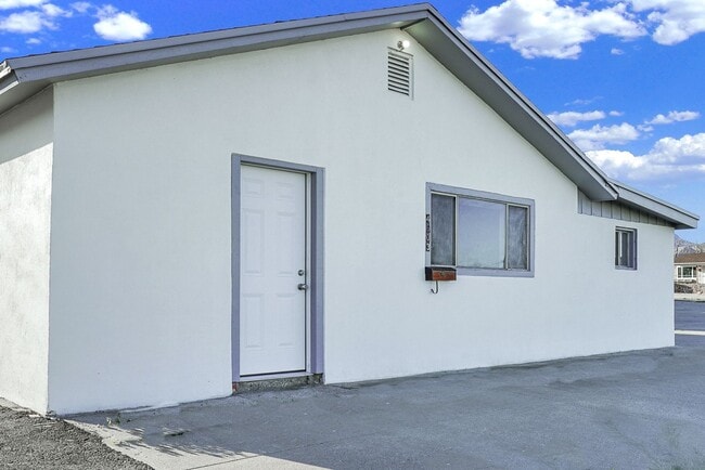 Building Photo - Central 1 Bedroom 1 Bath Unit 1 Rental