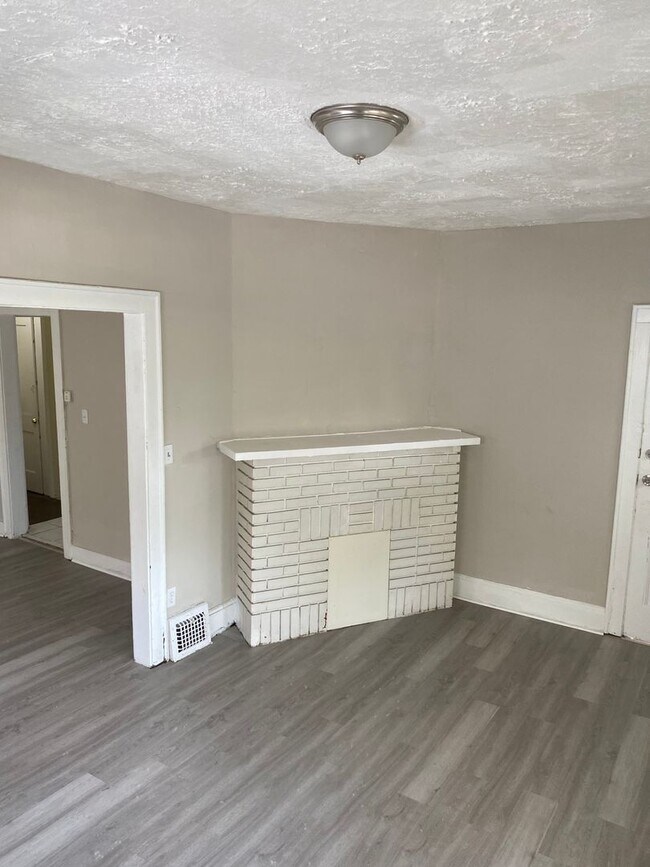 3259 E 123rd St Unidad 3261 - UP Unit