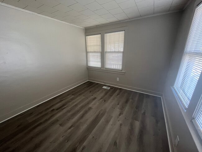 Photo - 615 W 7th Ave