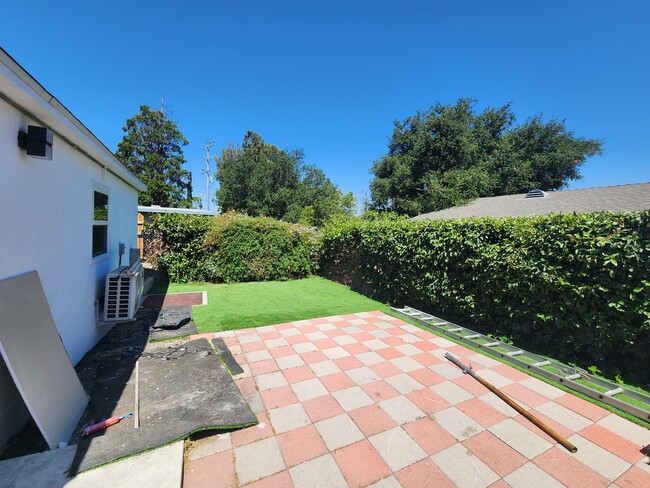 Photo - 10435 Las Lunitas Ave House