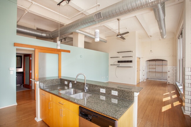 Photo - 1136 Washington Ave Unit 609