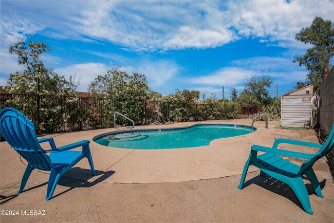Photo - 1341 E Ellis Dr