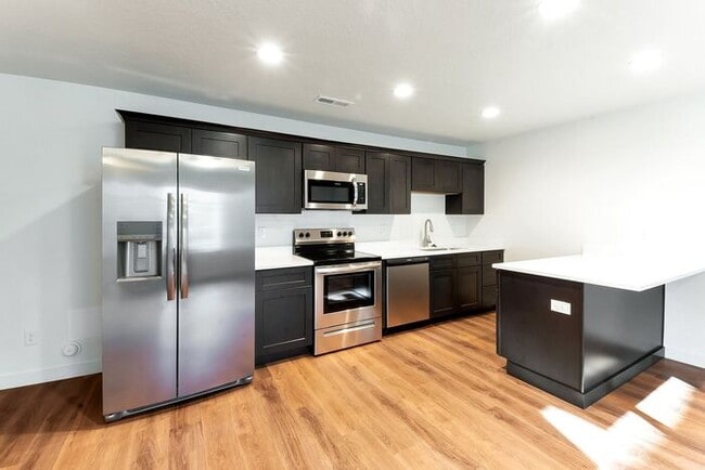 Photo - Remodeled Vineyard Townhome w/ 2 Car Garage