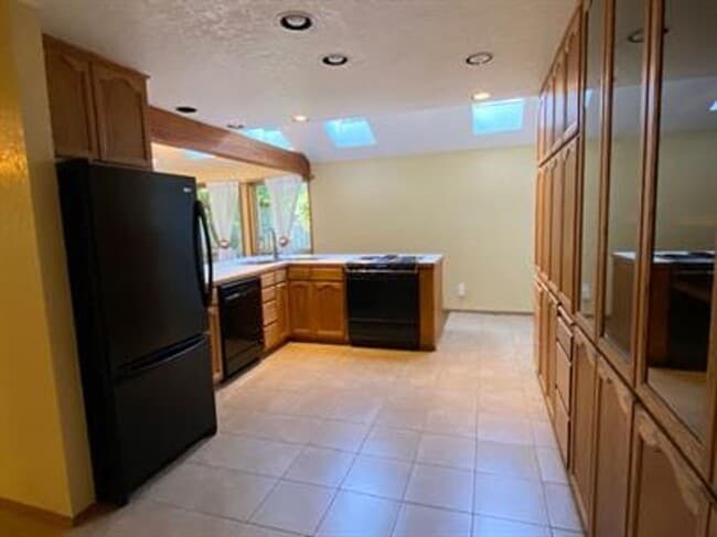 Photo - 823 SW Castilian Dr