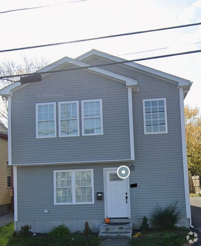 Building Photo - 346 Admiral St Rental