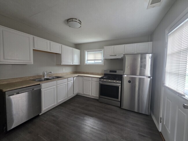 Photo - 3825 Kenard Ct