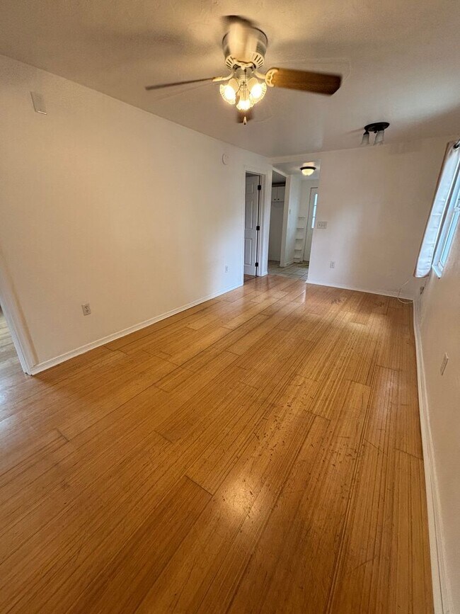 Photo - 3 bedroom 1 bath home in Sarasota Unit A